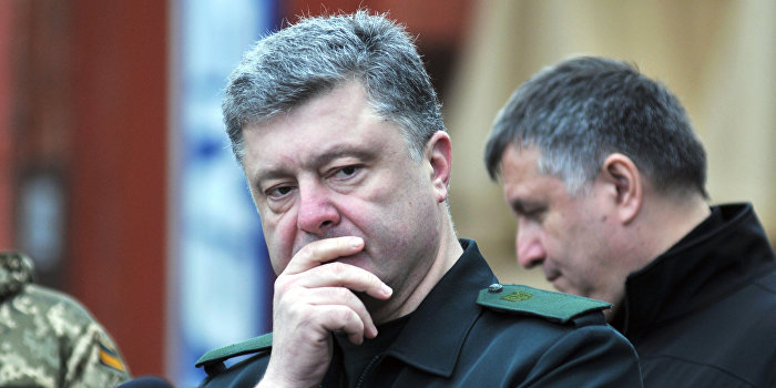 Порошенко: Война в Донбассе может начаться в любой момент Порошенко: Война в Донбассе может начаться в любой момент