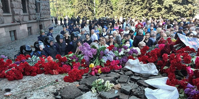 Поле Куликово. Киев поставил цель – убрать палаточный лагерь до 9 мая Поле Куликово. Киев поставил цель – убрать палаточный лагерь до 9 мая