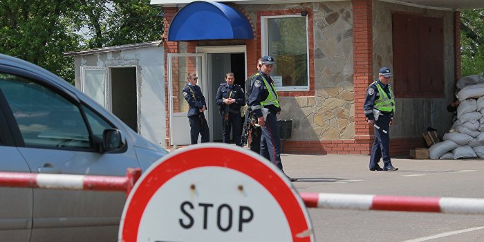 В Киеве обстреляли пост ГАИ В Киеве обстреляли пост ГАИ