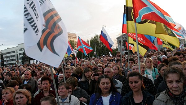 Тысячи украинцев бегут от армии Тысячи украинцев бегут от армии