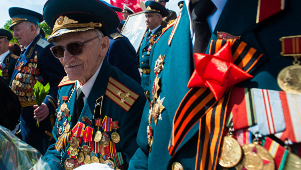 «Правый сектор» запрещает ветеранам ношение георгиевских ленточек «Правый сектор» запрещает ветеранам ношение георгиевских ленточек