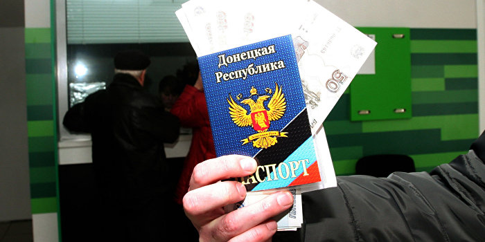 Забудьте про танки: Восток Украины захватывает российский рубль Забудьте про танки: Восток Украины захватывает российский рубль