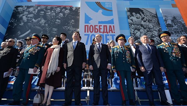Берлускони: Отсутствие западных лидеров на Параде Победы в Москве - их политический провал Берлускони: Отсутствие западных лидеров на Параде Победы в Москве - их политический провал