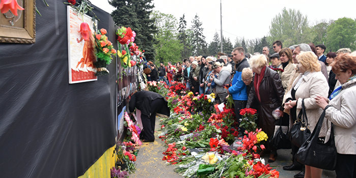 В Одессе уничтожили мемориал жертвам трагедии 2 мая В Одессе уничтожили мемориал жертвам трагедии 2 мая