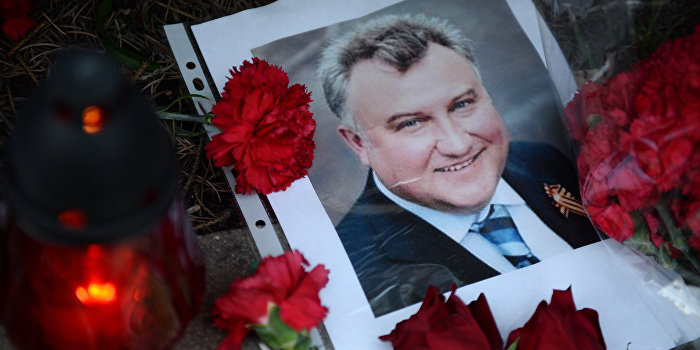 Сын Калашникова: Отец чтил память Великой Победы - за это его и убили Сын Калашникова: Отец чтил память Великой Победы - за это его и убили