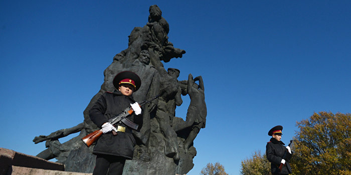 Радикалы собираются «декоммунизировать» мемориал в Бабьем Яру Радикалы собираются «декоммунизировать» мемориал в Бабьем Яру