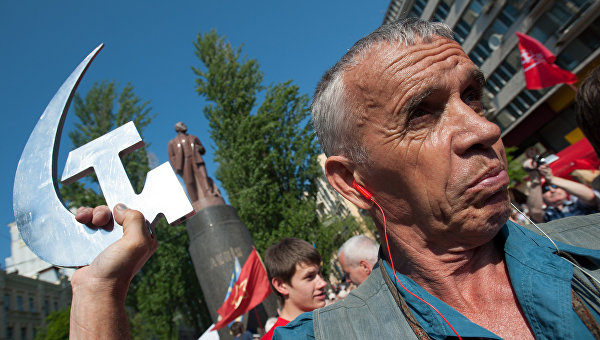 WSJ: Борьба Украины с советским прошлым - пустая трата времени и денег WSJ: Борьба Украины с советским прошлым - пустая трата времени и денег
