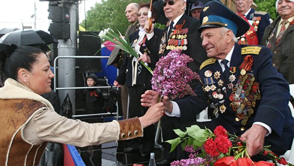 Брошенные на произвол судьбы: как киевское правительство изолирует восточных украинцев Брошенные на произвол судьбы: как киевское правительство изолирует восточных украинцев