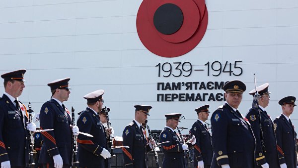 Брошенные на произвол судьбы: как киевское правительство изолирует восточных украинцев Брошенные на произвол судьбы: как киевское правительство изолирует восточных украинцев