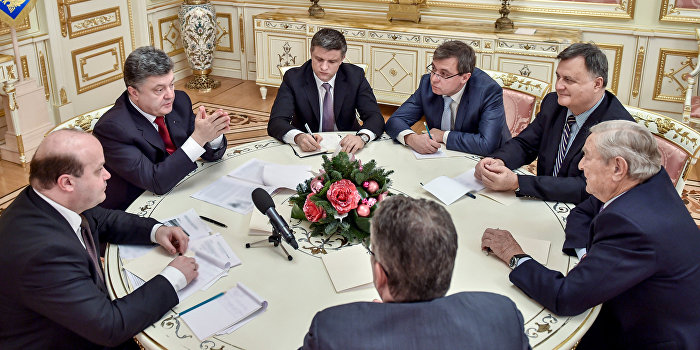 «КиберБеркут» обнародовал переписку Порошенко и Сороса