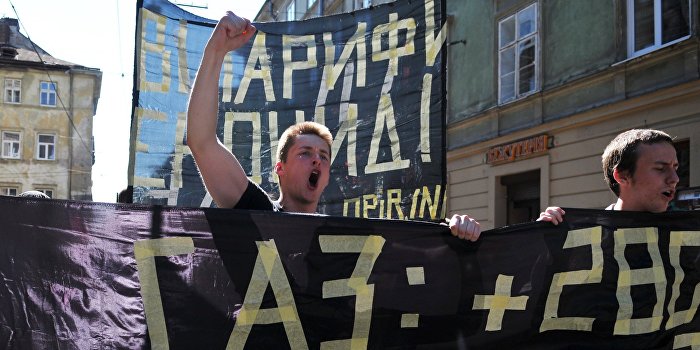 Во Львове прошла акция протеста с лозунгами «Я хочу есть. Я - сепаратист?»