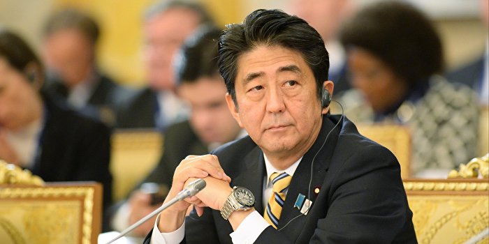 Абэ: Япония против силового сценария развития ситуации в Донбассе