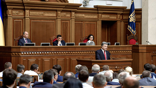 Эксперт: Порошенко объявил войну Ахметову, Коломойскому и Фирташу Эксперт: Порошенко объявил войну Ахметову, Коломойскому и Фирташу