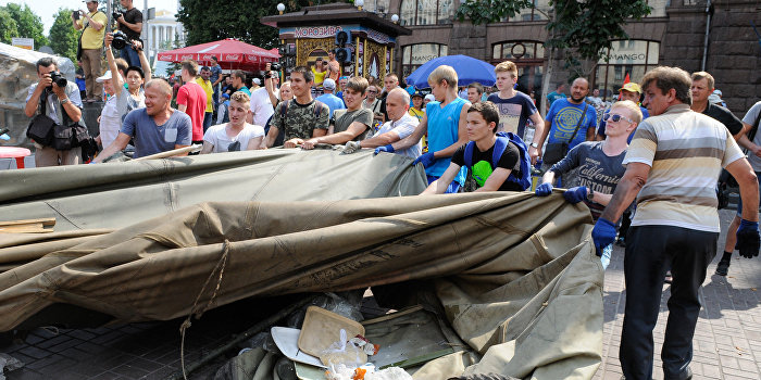 В Киеве неизвестные разогнали «Майдан - 3»