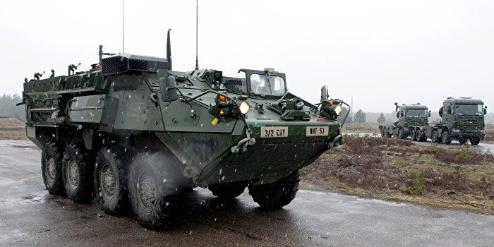 Американцы въехали на Украину на военной технике Американцы въехали на Украину на военной технике