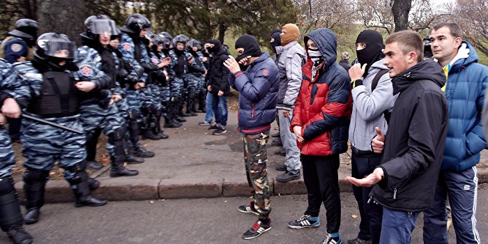 Радикалы обещают по ночам организованно нападать на киевскую милицию