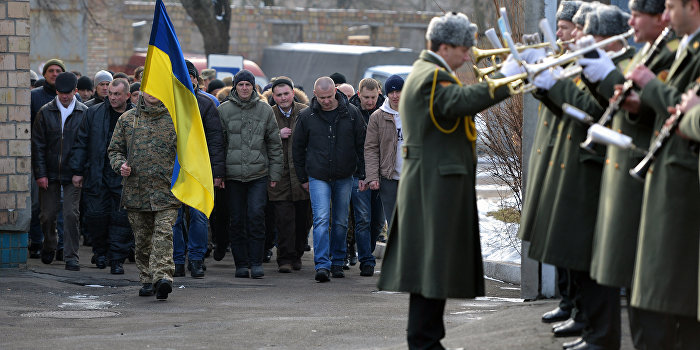 На Украине «патриотизм» пропадает с получением повестки На Украине «патриотизм» пропадает с получением повестки