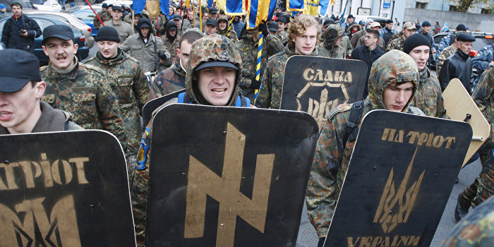 На Украине процветает торговля нацистской символикой На Украине процветает торговля нацистской символикой