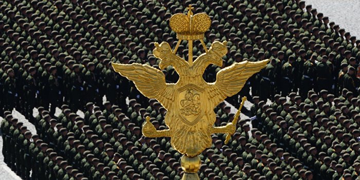 Петр Порошенко «увидел» сотни тысяч российских военных в Донбассе Петр Порошенко «увидел» сотни тысяч российских военных в Донбассе