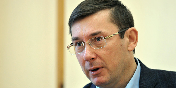 Луценко больше не хочет возглавлять фракцию БПП Луценко больше не хочет возглавлять фракцию БПП