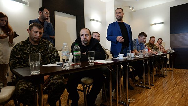 Ходаковский: Когда Ахметов вывешивал плакаты за «единую Украину», мы их срывали Ходаковский: Когда Ахметов вывешивал плакаты за «единую Украину», мы их срывали