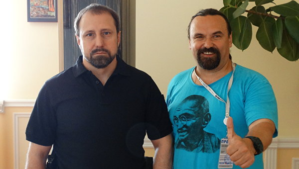 Ходаковский: Когда Ахметов вывешивал плакаты за «единую Украину», мы их срывали Ходаковский: Когда Ахметов вывешивал плакаты за «единую Украину», мы их срывали