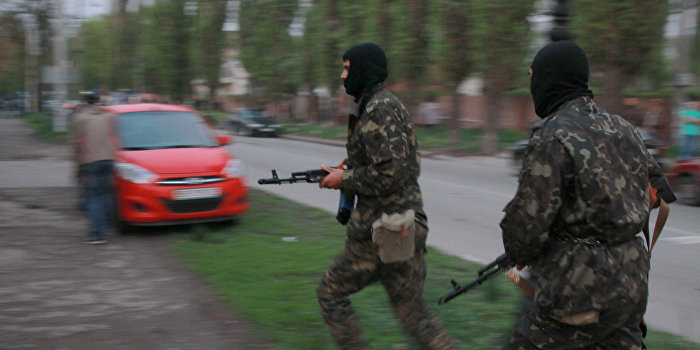 В Житомире пьяные сотрудники военкомата избили женщину-волонтера с ребенком В Житомире пьяные сотрудники военкомата избили женщину-волонтера с ребенком
