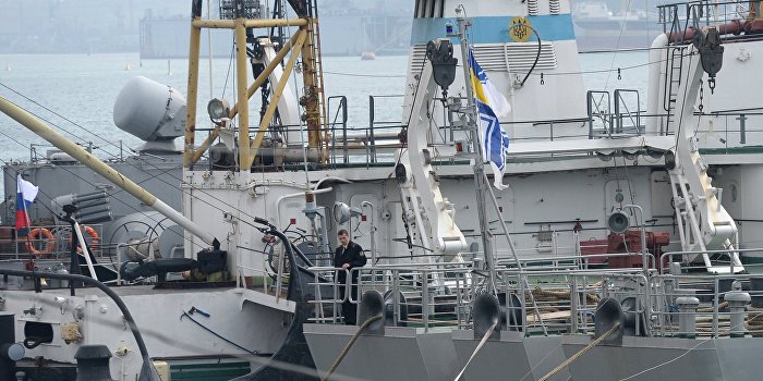 Киев хочет вернуть из Крыма военные корабли Киев хочет вернуть из Крыма военные корабли