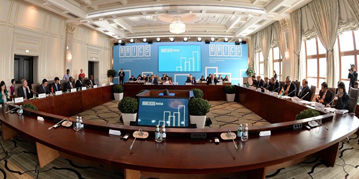 Россия предложила Греции присоединиться к банку БРИКС Россия предложила Греции присоединиться к банку БРИКС