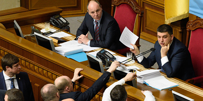 Верховная Рада отказалась от летних каникул Верховная Рада отказалась от летних каникул