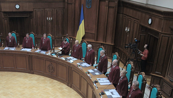 Портнов: Порошенко солгал, что уволит 300 судей Портнов: Порошенко солгал, что уволит 300 судей