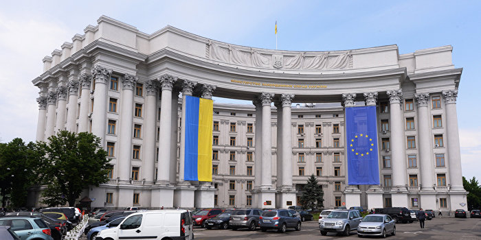 Венгерского посла вызвали в МИД Украины за шпионаж Венгерского посла вызвали в МИД Украины за шпионаж