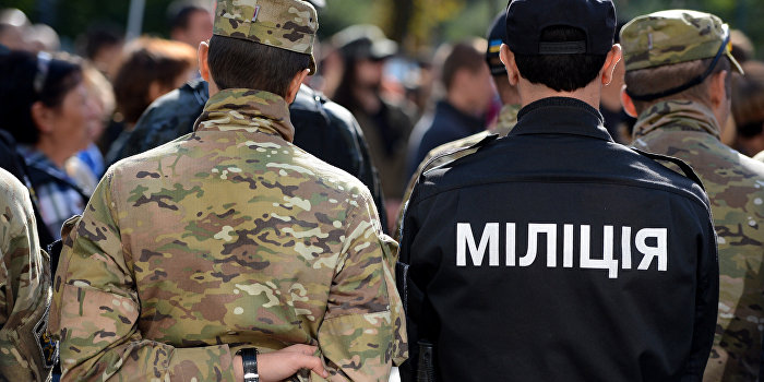 В Закарпатье всем уволенным главам районов вручили повестки в армию В Закарпатье всем уволенным главам районов вручили повестки в армию