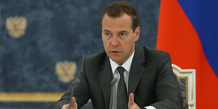 Медведев: За Украину не отвечаем, а вот на санкции ответим Медведев: За Украину не отвечаем, а вот на санкции ответим