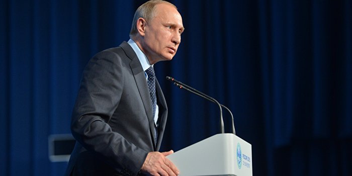 Путин: Киев должен вести прямой диалог с Донбассом Путин: Киев должен вести прямой диалог с Донбассом