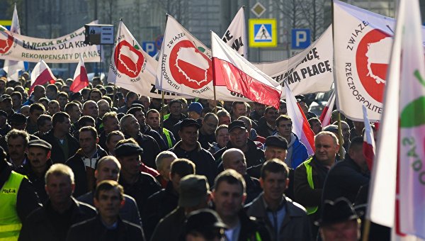 Из-за антироссийских санкций фермеры ЕС потеряли 5,5 млрд евро Из-за антироссийских санкций фермеры ЕС потеряли 5,5 млрд евро