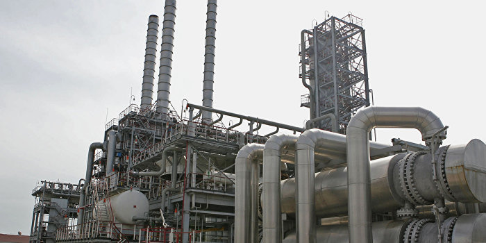 В Кременчуге неизвестные штурмовали нефтебазу В Кременчуге неизвестные штурмовали нефтебазу