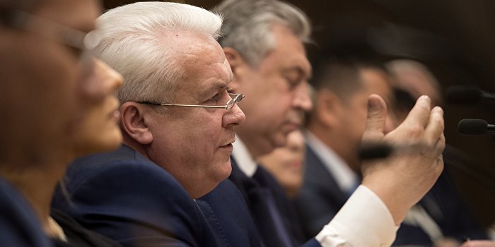 Шарий подверг критике Азарова и Олейника Шарий подверг критике Азарова и Олейника