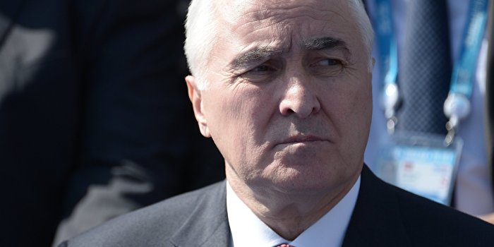 Президент Южной Осетии: Не позвольте Саакашвили пролить кровь Президент Южной Осетии: Не позвольте Саакашвили пролить кровь