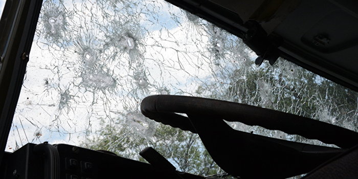 В Киевской области расстреляли автомобиль, есть жертвы В Киевской области расстреляли автомобиль, есть жертвы