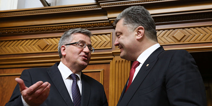 Двусмысленная ставка Варшавы на украинских националистов Двусмысленная ставка Варшавы на украинских националистов