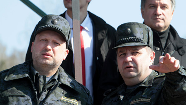 Турчинов снова угрожает введением военного положения Турчинов снова угрожает введением военного положения