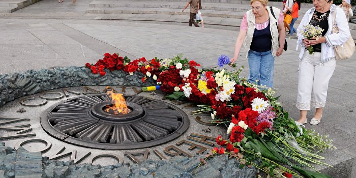 Захоронений в Парке Славы в Киеве делать не будут Захоронений в Парке Славы в Киеве делать не будут