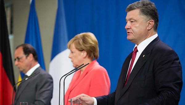 В Берлине прошла встреча Порошенко с Меркель и Олландом В Берлине прошла встреча Порошенко с Меркель и Олландом
