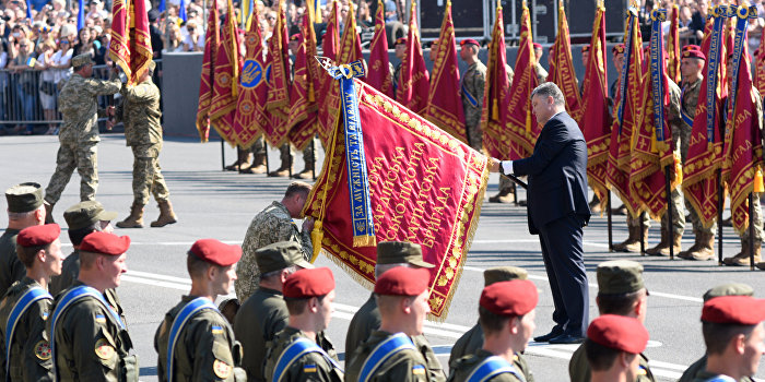 CounterPunch: Порошенко похож на сумасшедшего CounterPunch: Порошенко похож на сумасшедшего