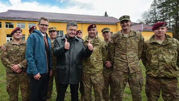 CounterPunch: Порошенко похож на сумасшедшего CounterPunch: Порошенко похож на сумасшедшего