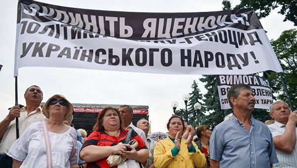 Spiegel: Яценюк не похож на чиновника, желающего реформ Spiegel: Яценюк не похож на чиновника, желающего реформ