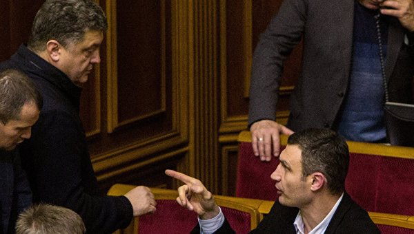 Порошенко создает новую «Партию регионов», поглощая политсилы Кличко и Яценюка Порошенко создает новую «Партию регионов», поглощая политсилы Кличко и Яценюка