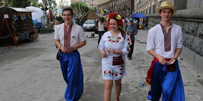 Динамика социально-политических взглядов на Украине Динамика социально-политических взглядов на Украине