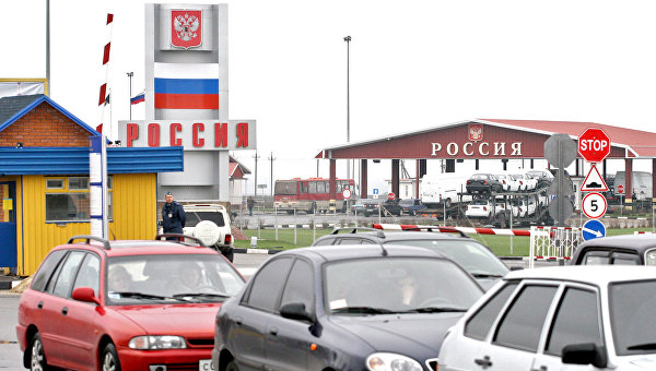 Орды российских беженцев рвутся на Украину Орды российских беженцев рвутся на Украину